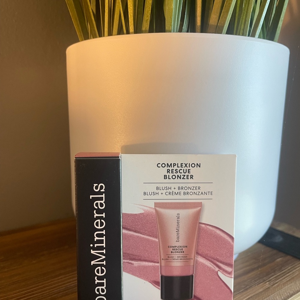 bareMinerals Versus Complexion Rescue BLONZER in “Kiss of Mauve” .17 Oz